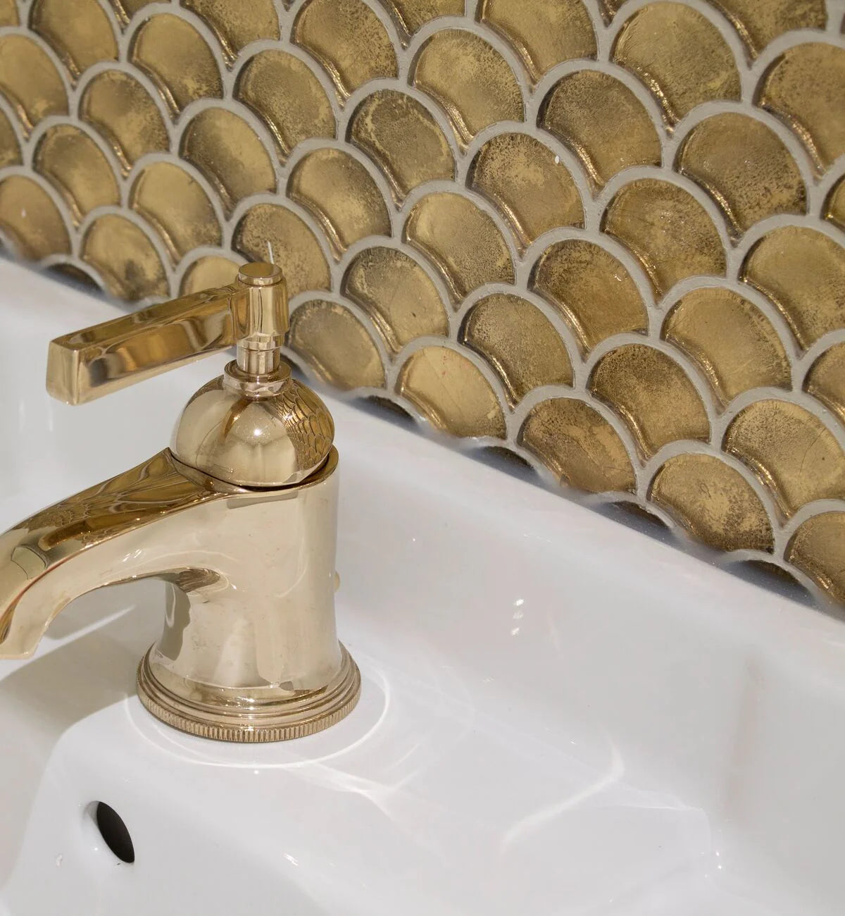 Metallic Vitreum Aurum Fan Gold Glass Tile