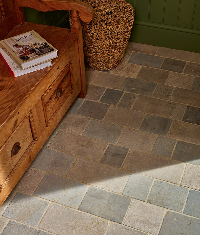 Castilan Limestone Cobbles Tumbled 15xRandomcm