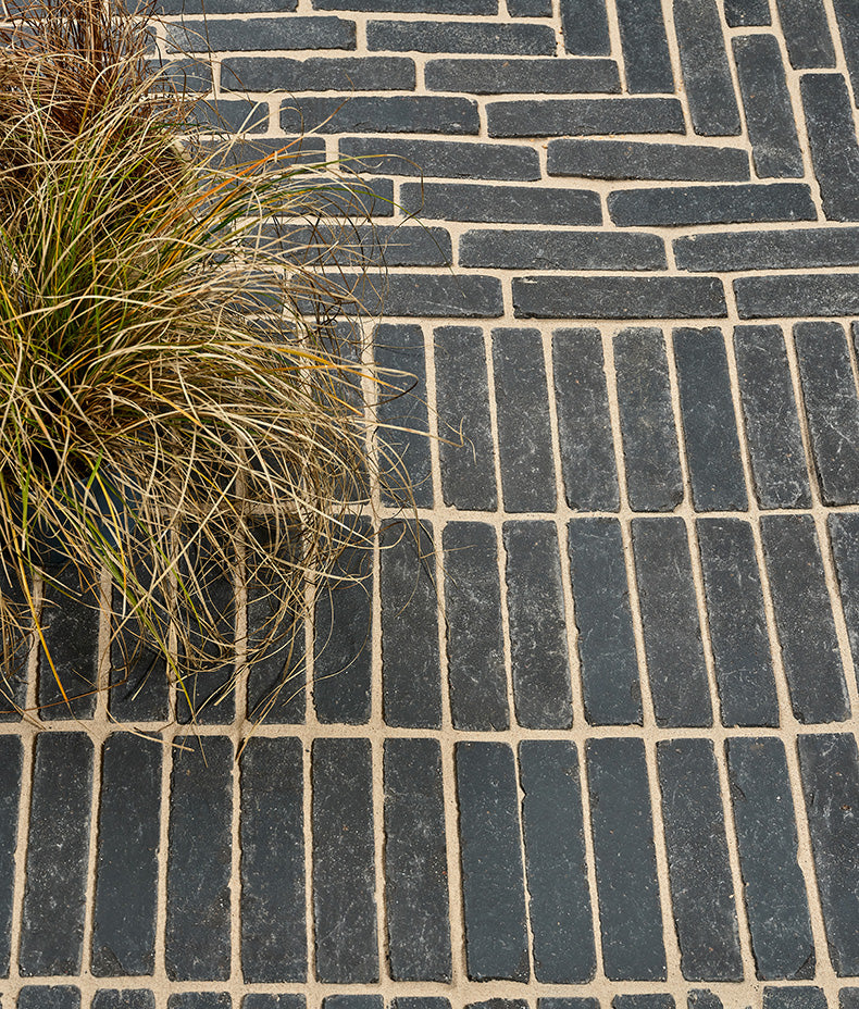 Flanders Charcoal Tumbled Clay Pavers 5.0x20.4cm Sample