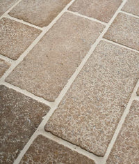 Wychwood Limestone Cobbles Tumbled & Etched 13xRandom
