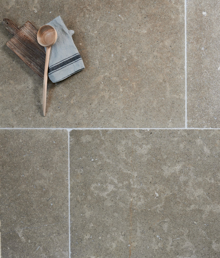 Kimmeridge Limestone Tumbled & Etched Finish 60xRandomcm Sample