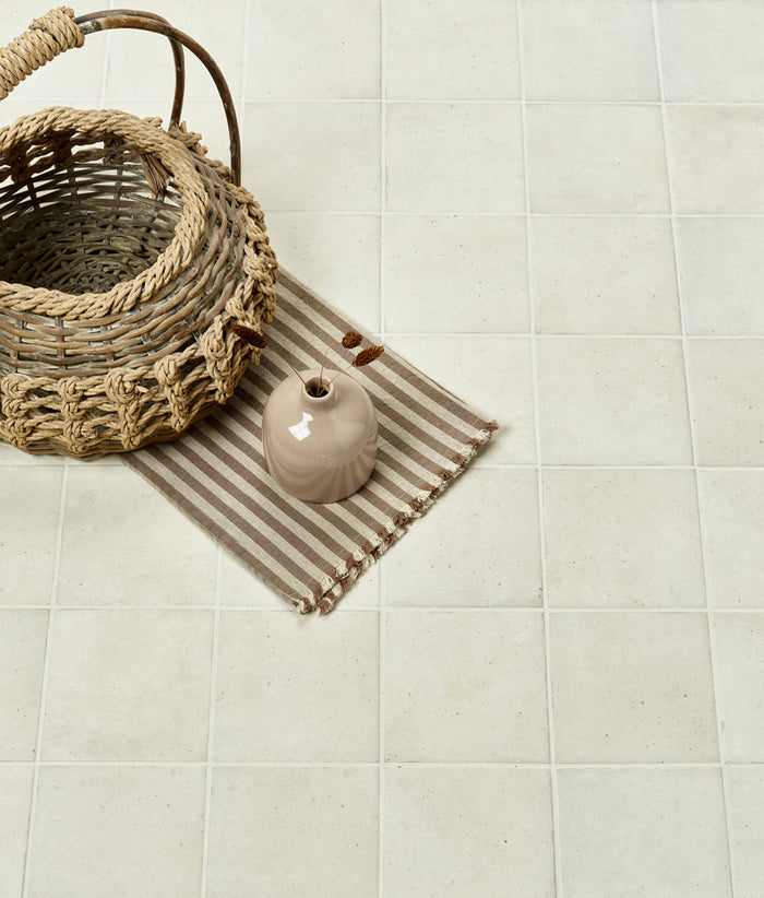 Menara White Porcelain Matt 15x15cm