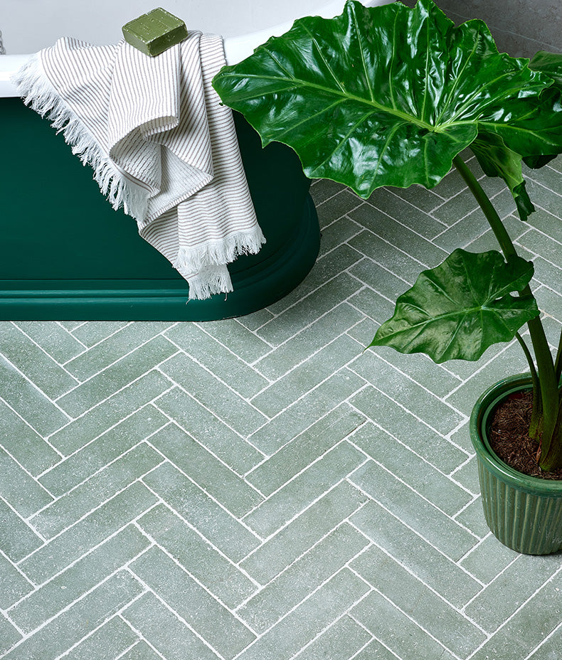 Reform Composite Stone Tumbled Leaf Green 6x25cm Sample