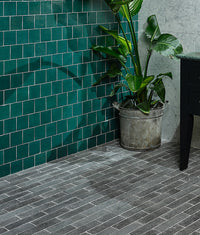Reform Composite Stone Tumbled Nero 6x25cm Sample