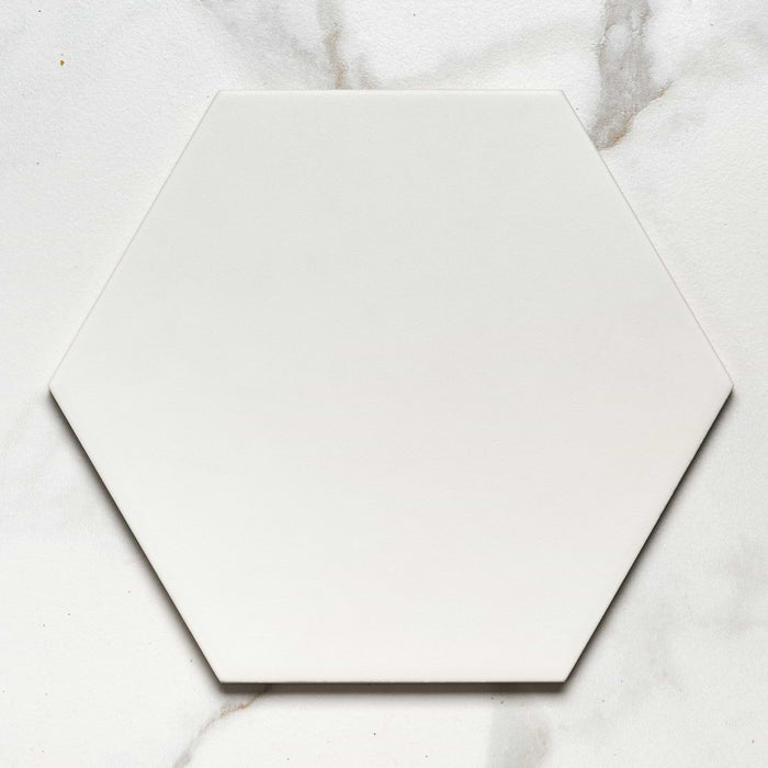 Signature Porcelain Pearl White 23cm