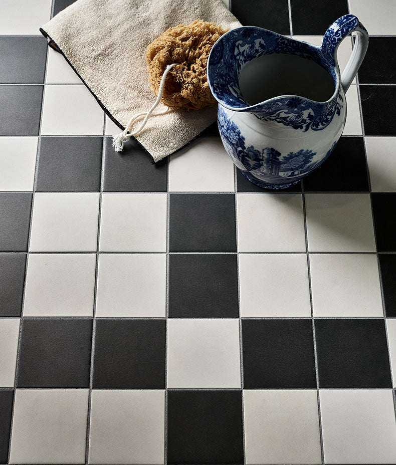 Victorian Style™ Porcelain Chess Mono B 28x28cm Sample