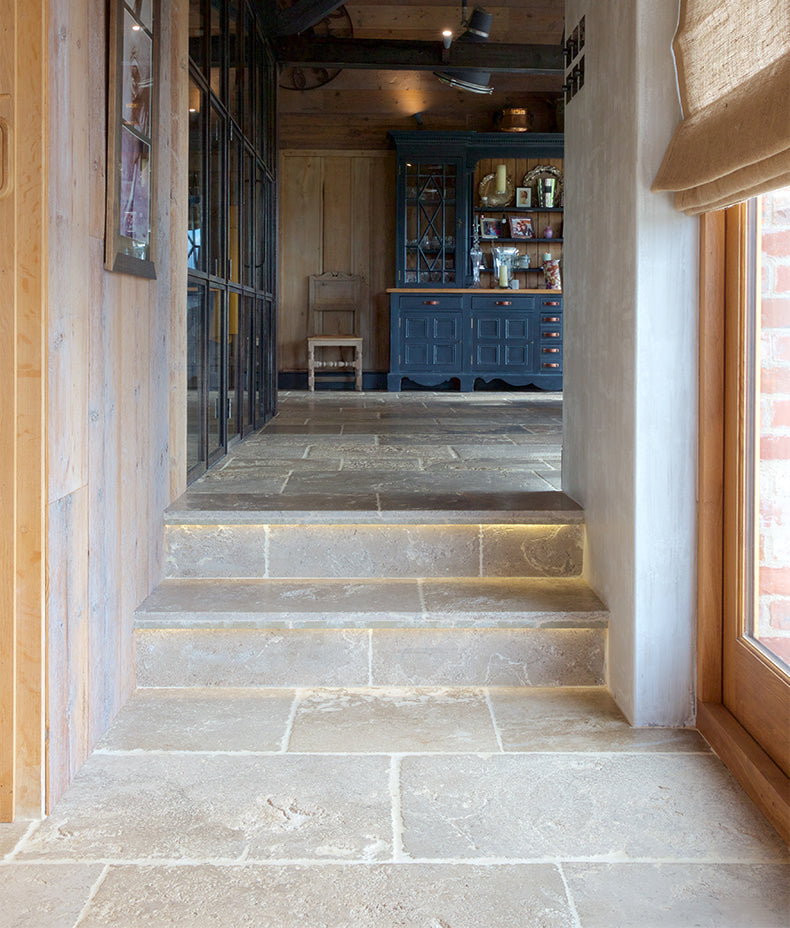 Vieux Bourgogne Limestone Ancient Finish 60xRandomcm Sample