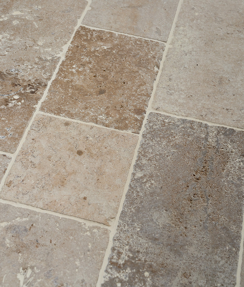 Vieux Bourgogne Limestone Cobbles Weathered Finish 15xRandomcm Sample