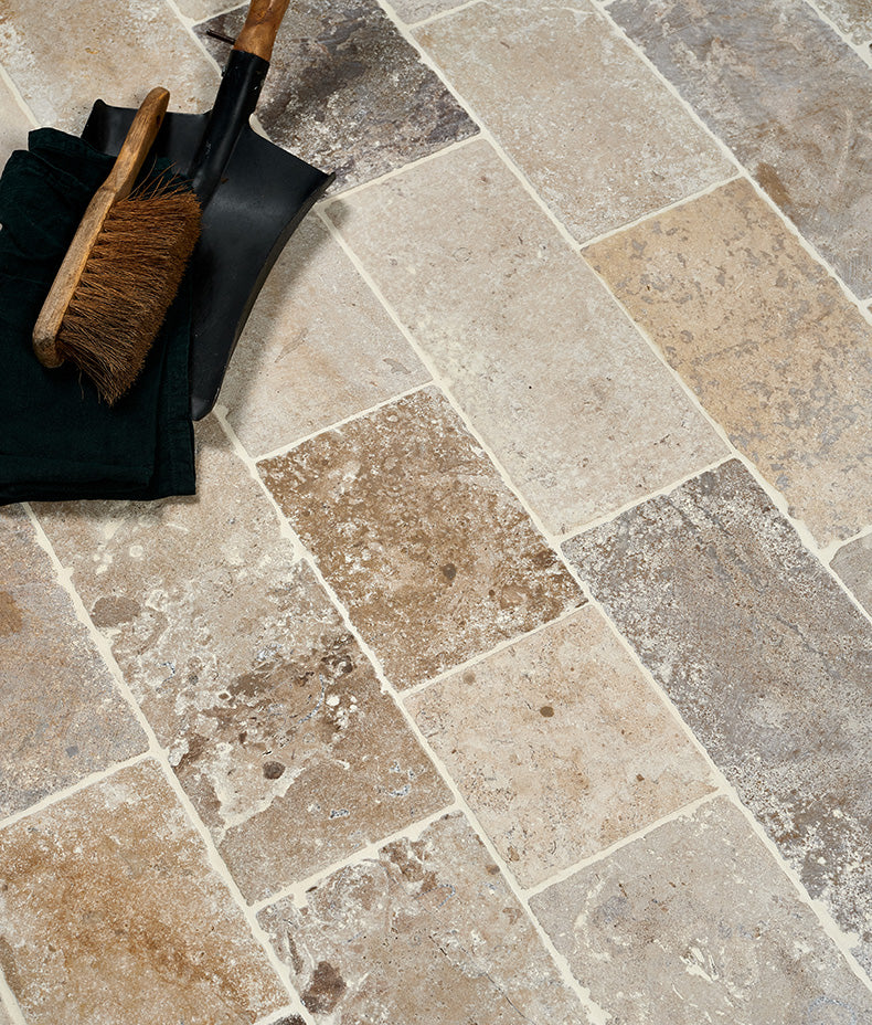 Vieux Bourgogne Limestone Cobbles Weathered Finish 15xRandomcm Sample
