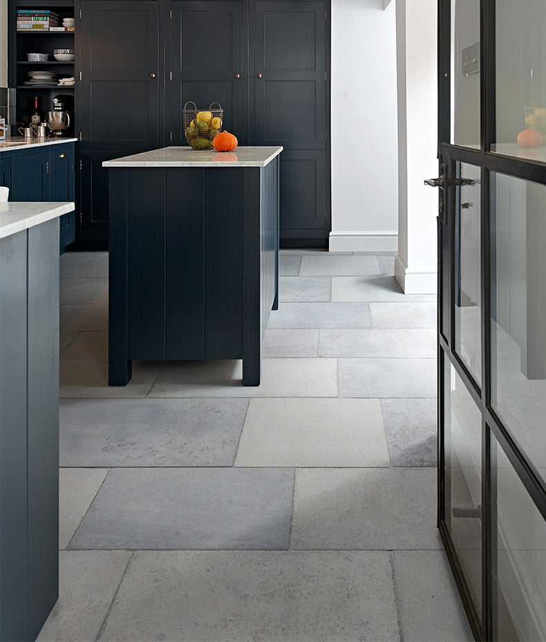 Wareham Limestone Tumbled & Etched Finish 40/50xRandom