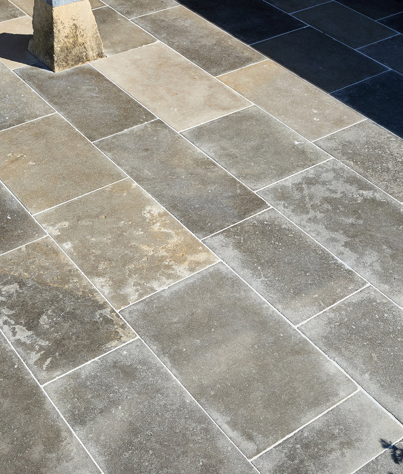 Wareham Limestone Tumbled & Etched Finish 40/50xRandom