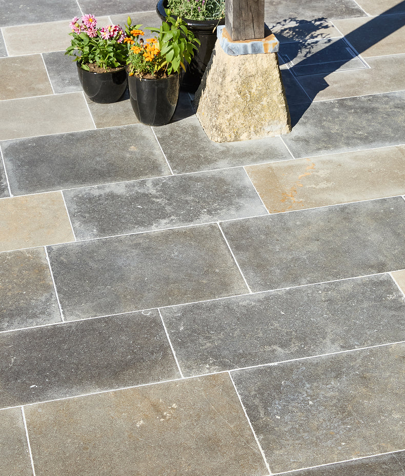 Wareham Limestone Tumbled & Etched Finish 40/50xRandom