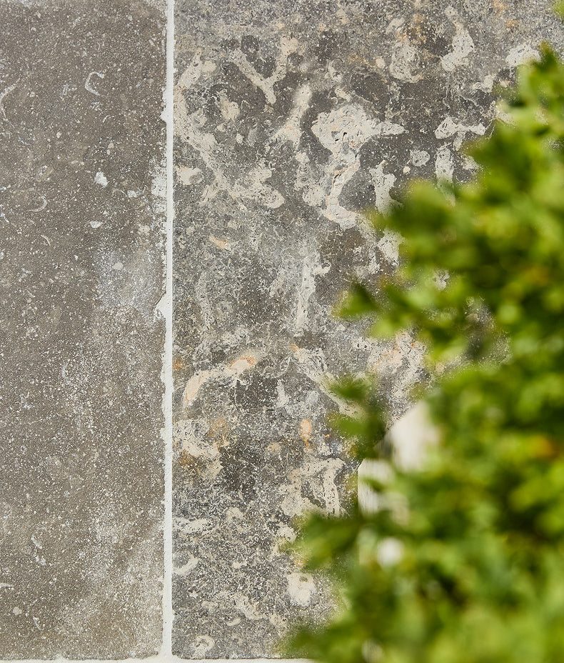 Wareham Limestone Tumbled & Etched Finish 40/50xRandom