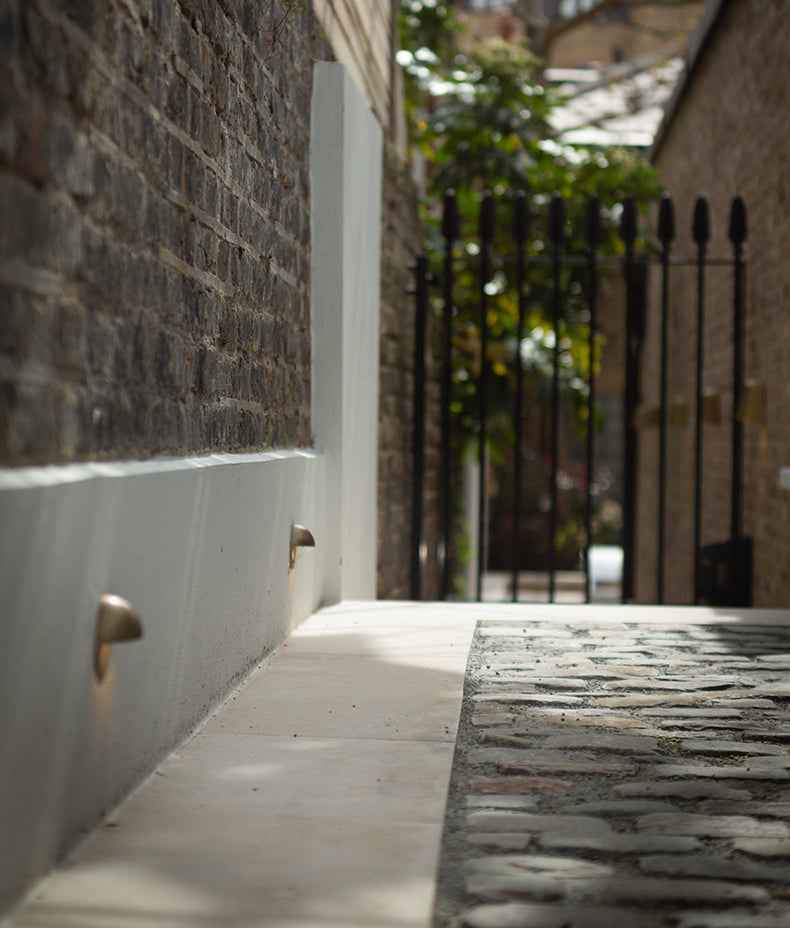 Windsor Sandstone Cobbles Reclaimed & Sawn Batch WidthxBatch Lengthx2.0-5.0cm Sample