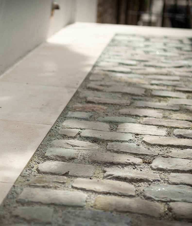 Windsor Sandstone Cobbles Reclaimed & Sawn Batch WidthxBatch Lengthx2.0-5.0cm Sample